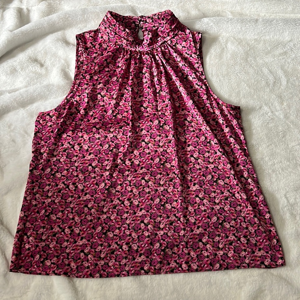 Sleeveless blouse